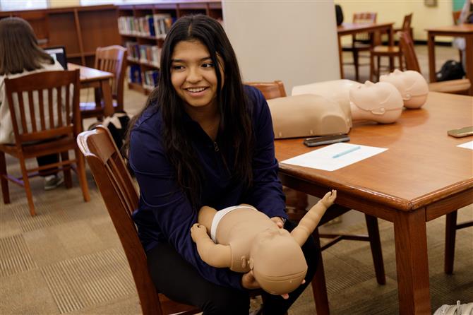 SHS HOSA CPR Class